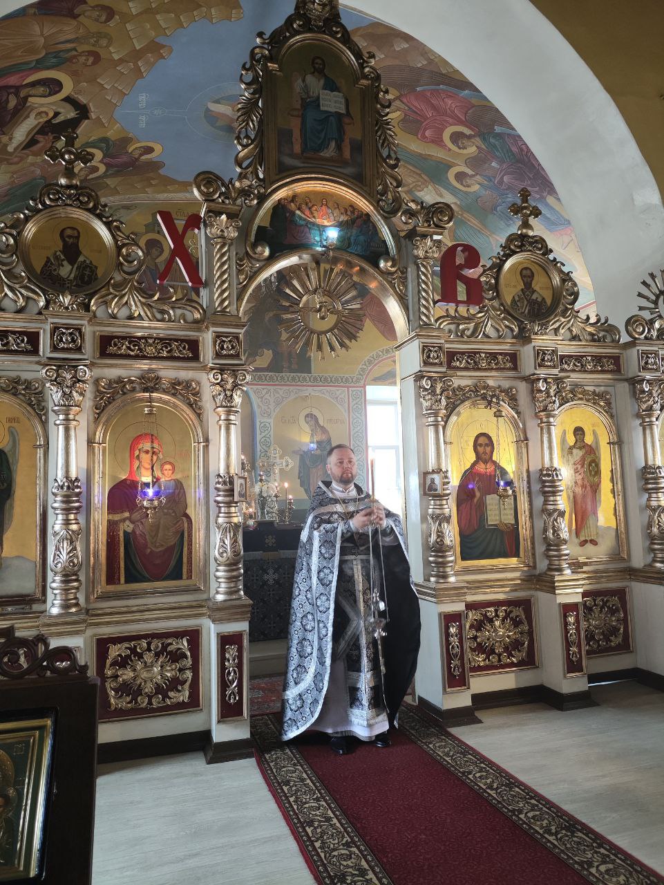 В Великую Среду протоиерей Александр Филиппов совершил Божественную Литургию Преждеосвященных Даров