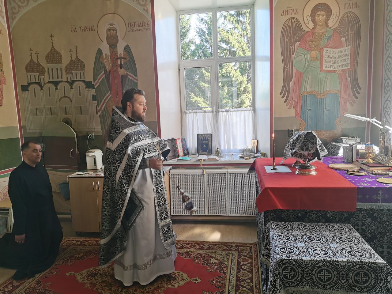 Протоиерей Антоний Шварёв совершил Божественную Литургию Преждеосвященных Даров
