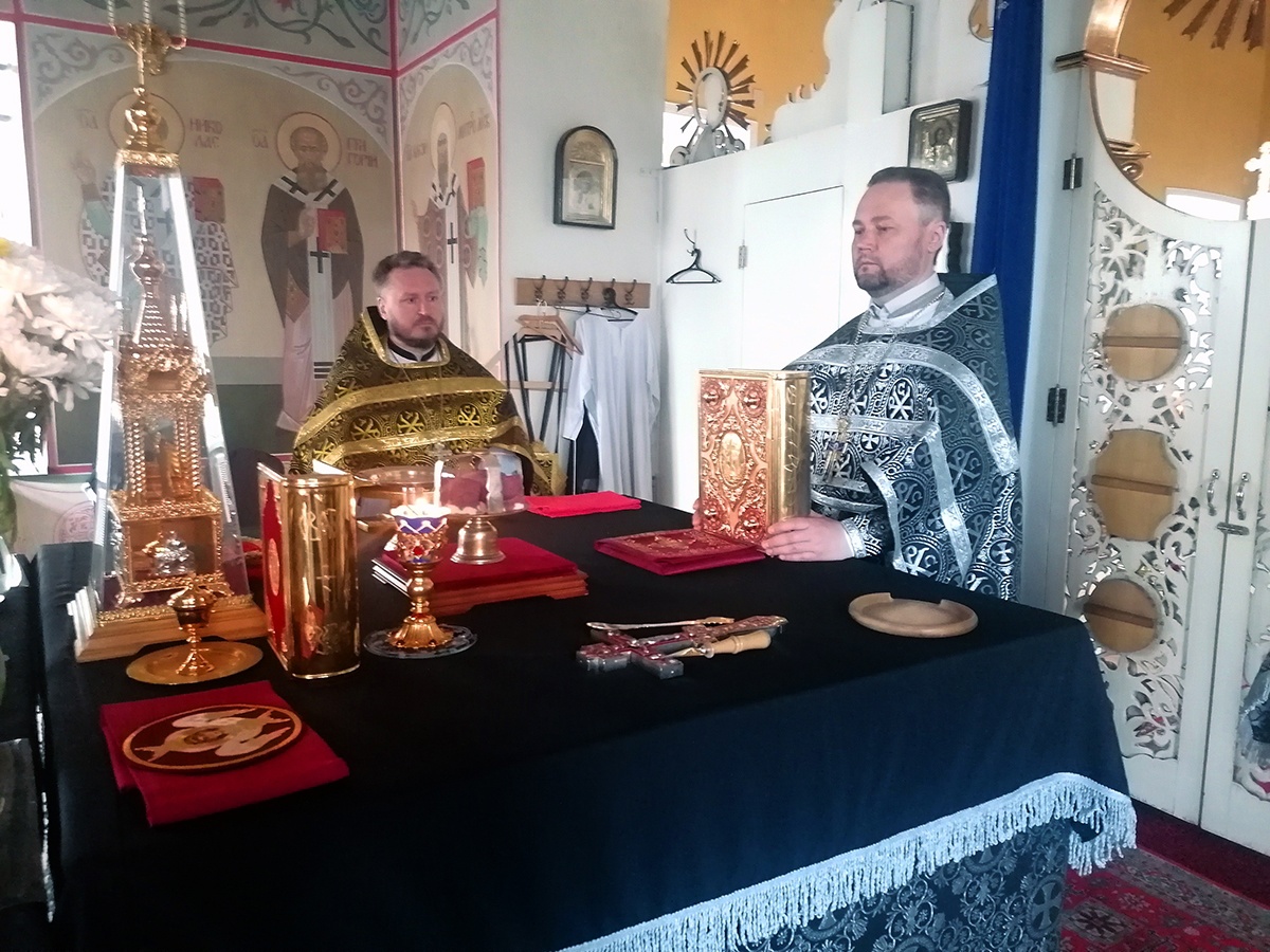 Протоиерей Александр Филиппов совершил Божественную Литургию Преждеосвященных Даров