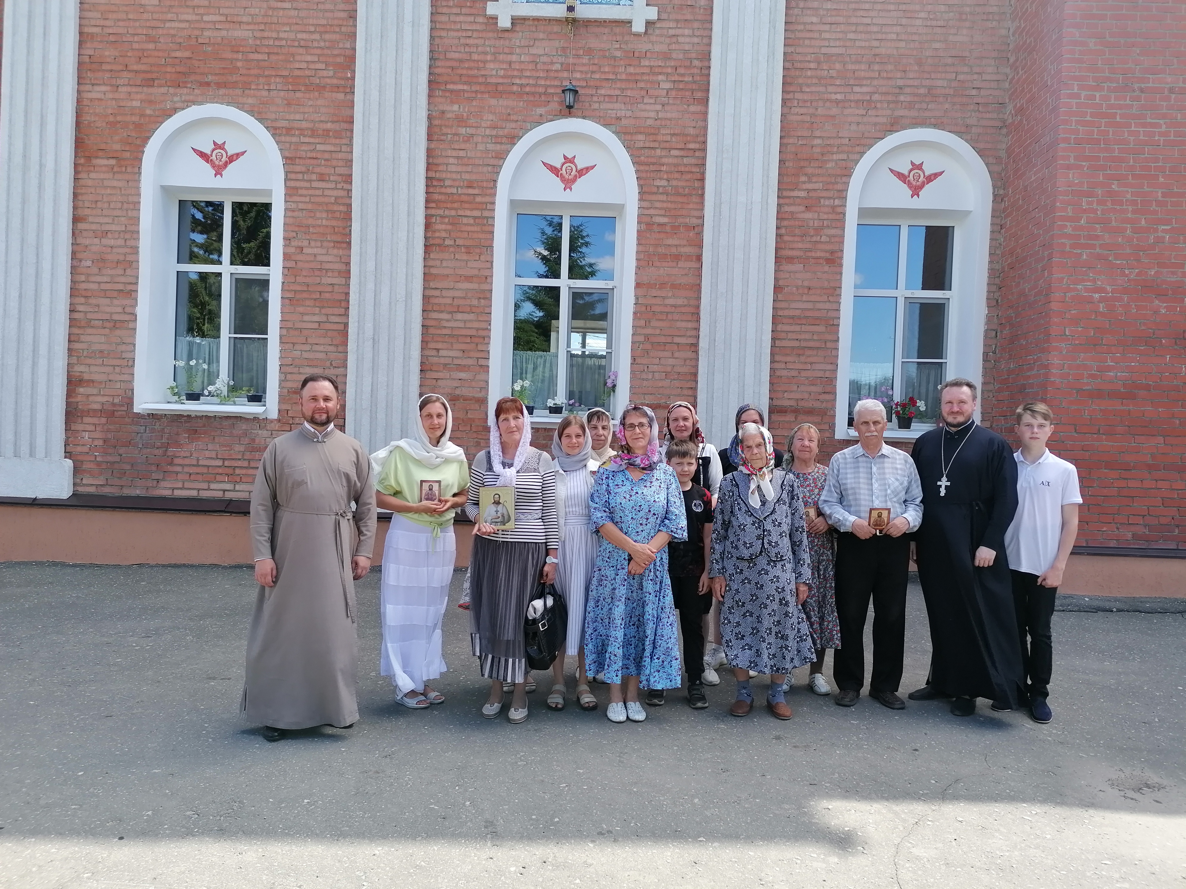 Паломническая поездка в Михайло-Архангельский храм села Кочетовка