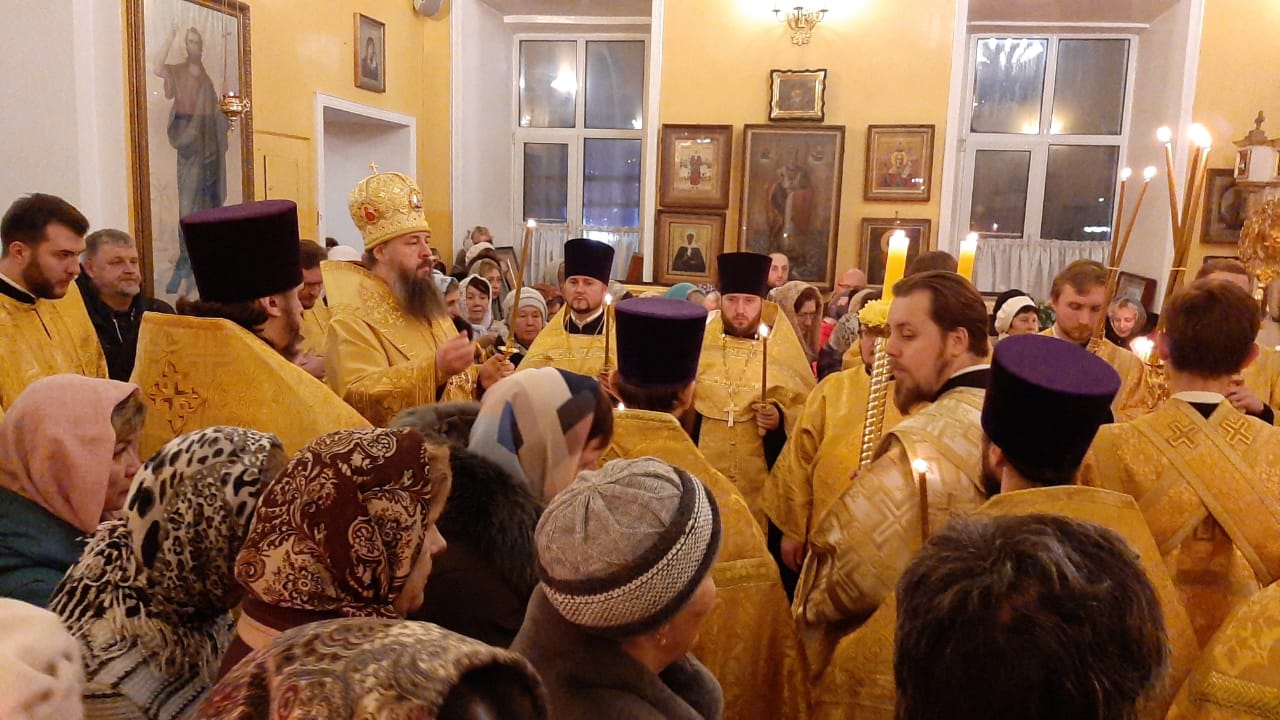 В канун престольного праздника митрополит Серафим возглавил всенощное бдение в нашем храме
