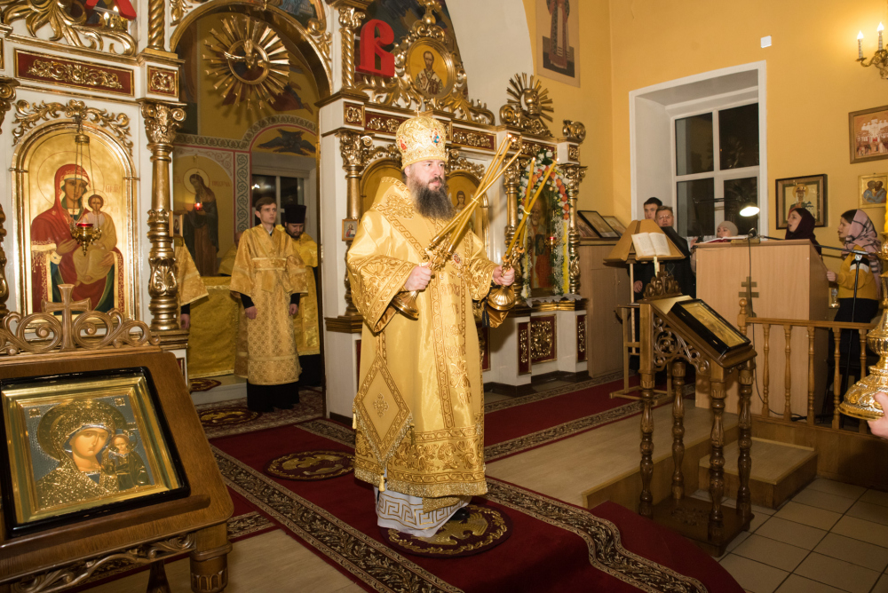 В канун престольного праздника митрополит Серафим возглавил всенощное бдение в нашем храме