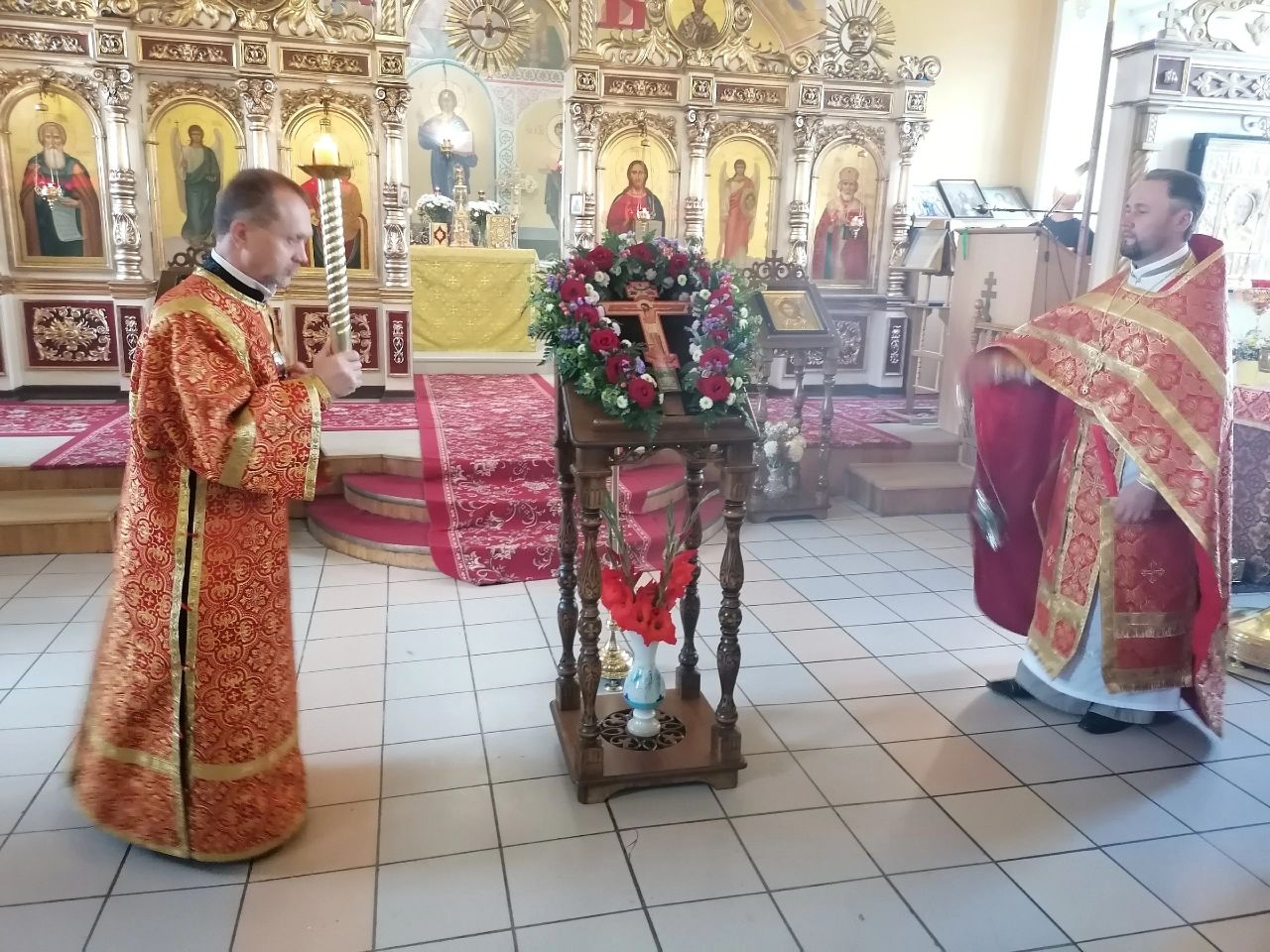 Вечернее богослужение в канун праздника Происхождение Честных Древ Животворящего Креста Господня