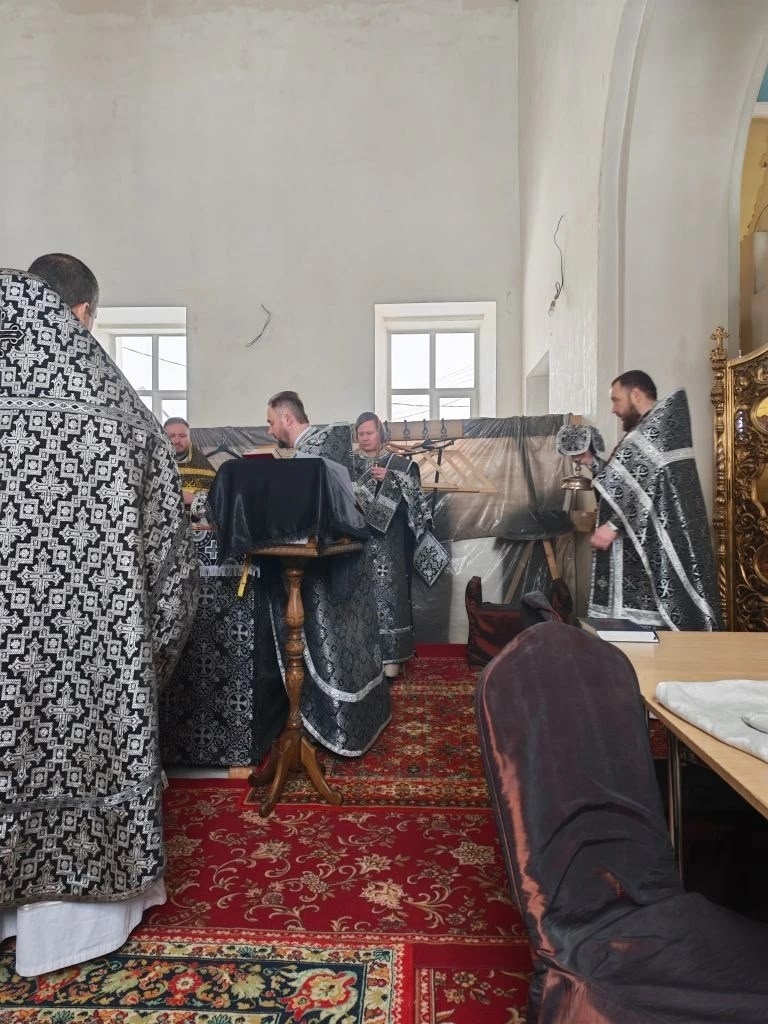 Протоиерей Александр Филиппов совершил Литургию Преждеосвященных Даров