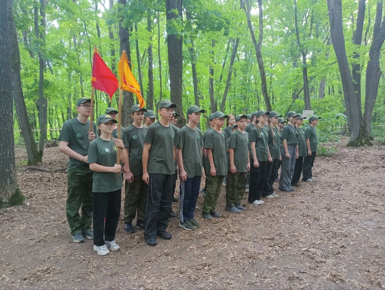 Воспитанники воскресной школы "Азбука веры" участвовали в походе "Лесной Город"