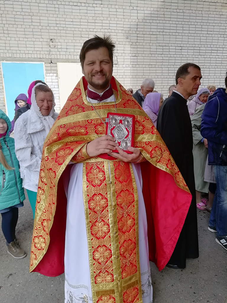 Во вторник Светлой седмицы протоиерей Александр Филиппов совершил Божественную литургию
