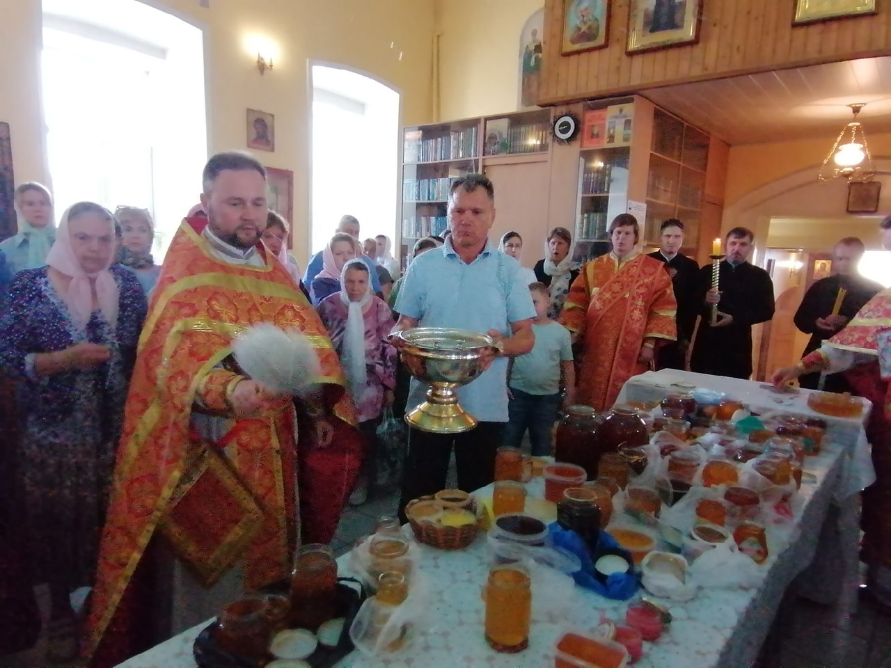 Празднование Происхождение Честных Древ Животворящего Креста Господня