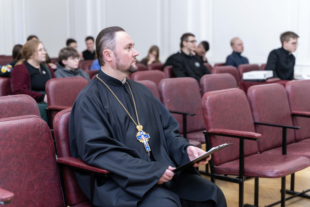 Протоиерей Александр Филиппов руководил секцией по искусству в рамках X Региональных Рождественских чтений