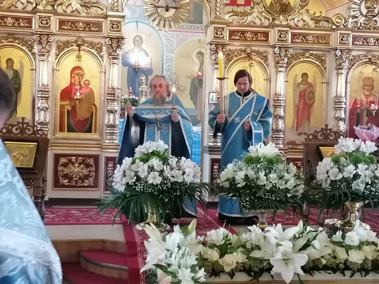 Всенощное бдение с чином Погребения Плащаницы Пресвятой Богородицы