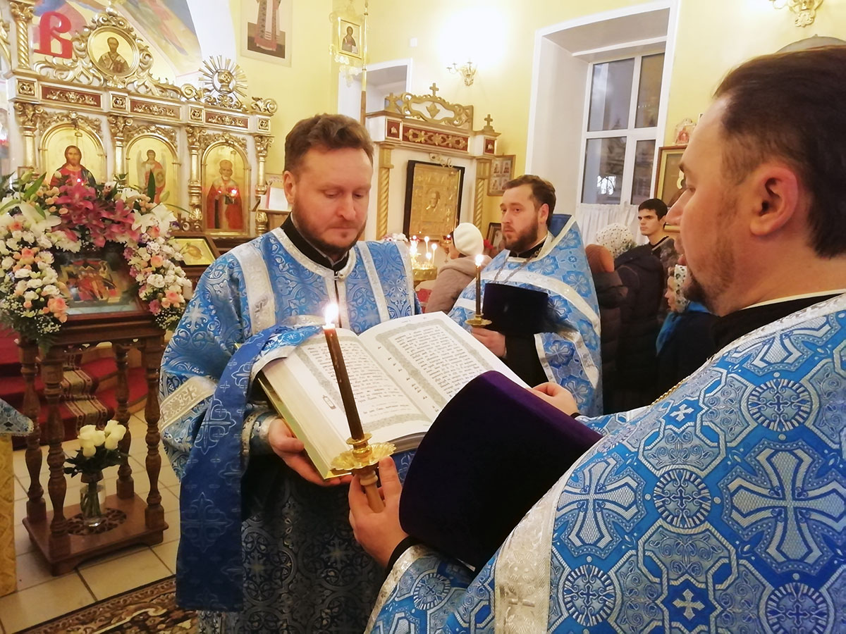 Всенощное бдение в канун празднования Введения во храм Пресвятой Богородицы
