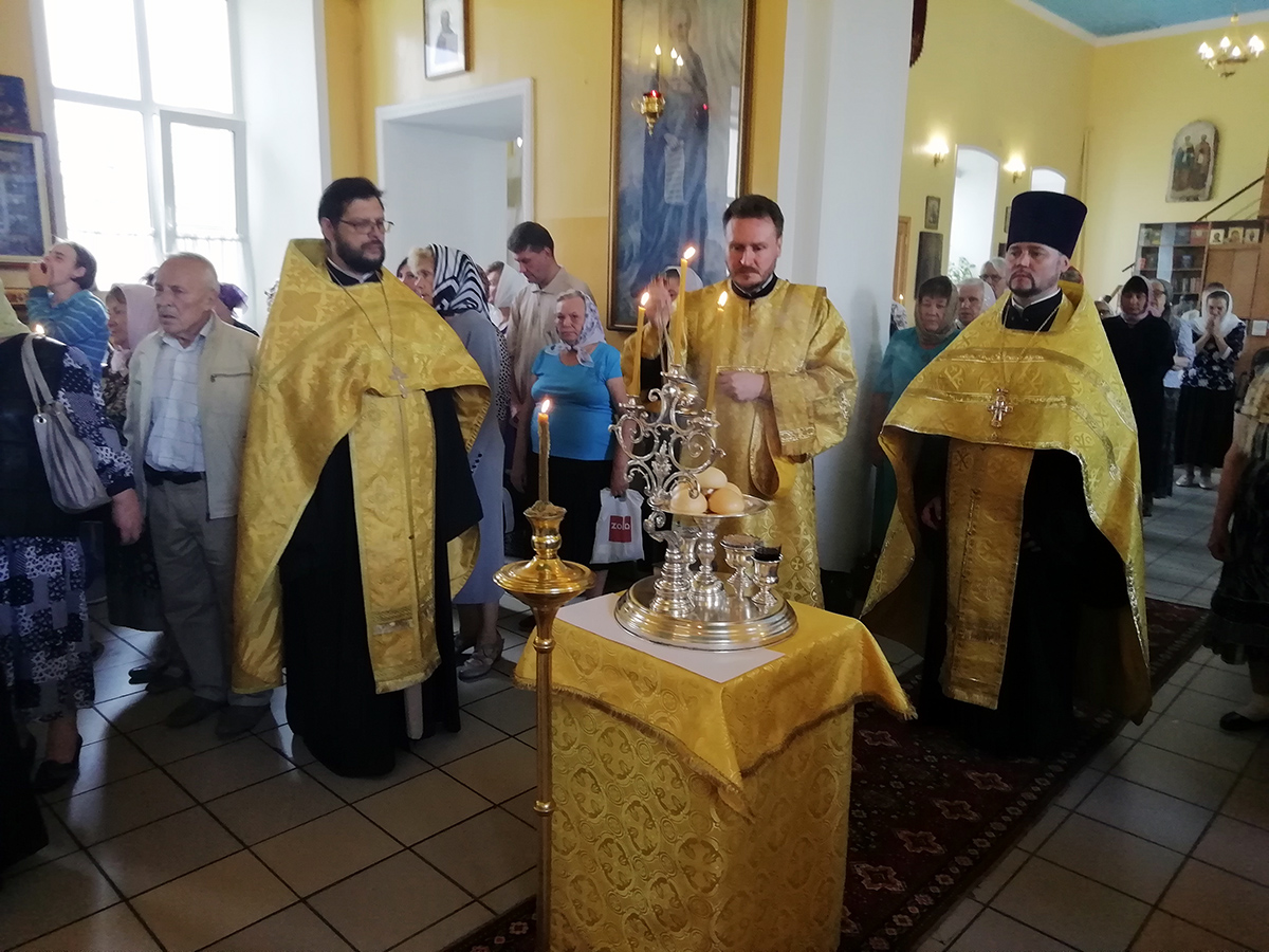 Всенощное бдение в канун дня памяти первоверховных апостолов Петра и Павла