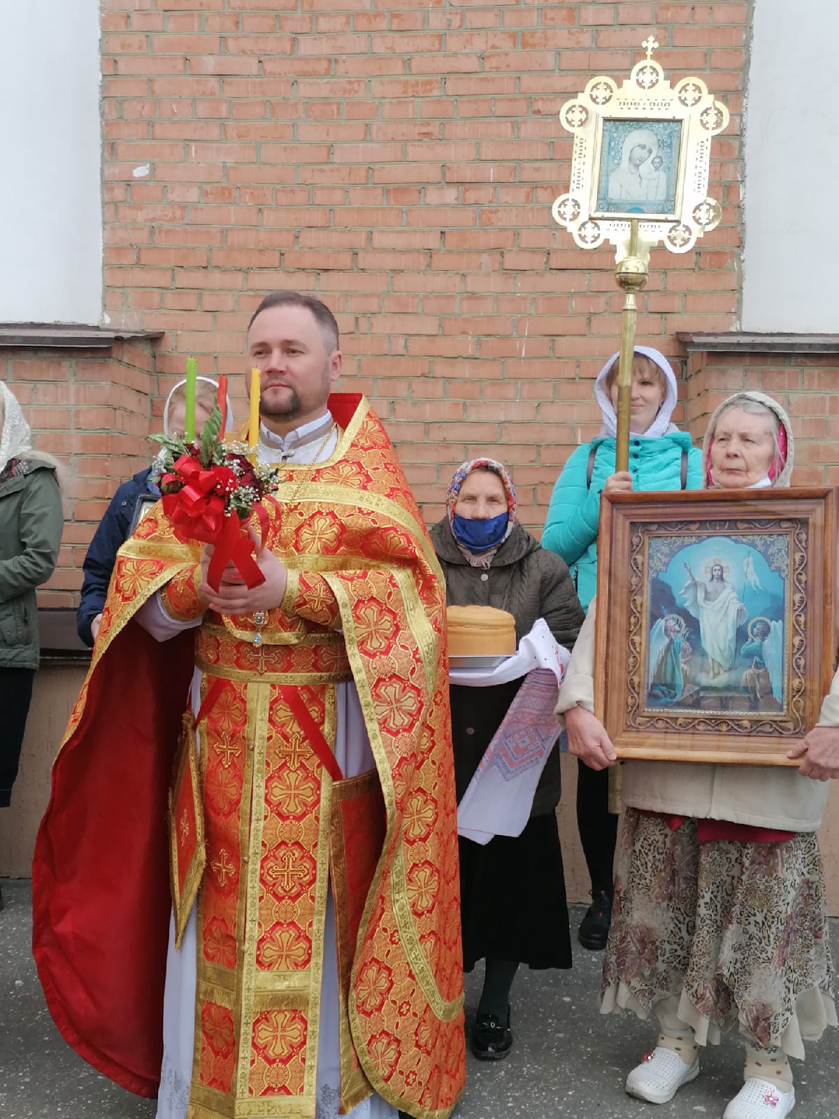  В четверг  Светлой седмицы протоиерей Александр Филиппов совершил Божественную литургию