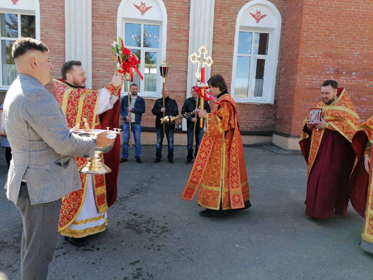 Богослужения в день Антипасхи