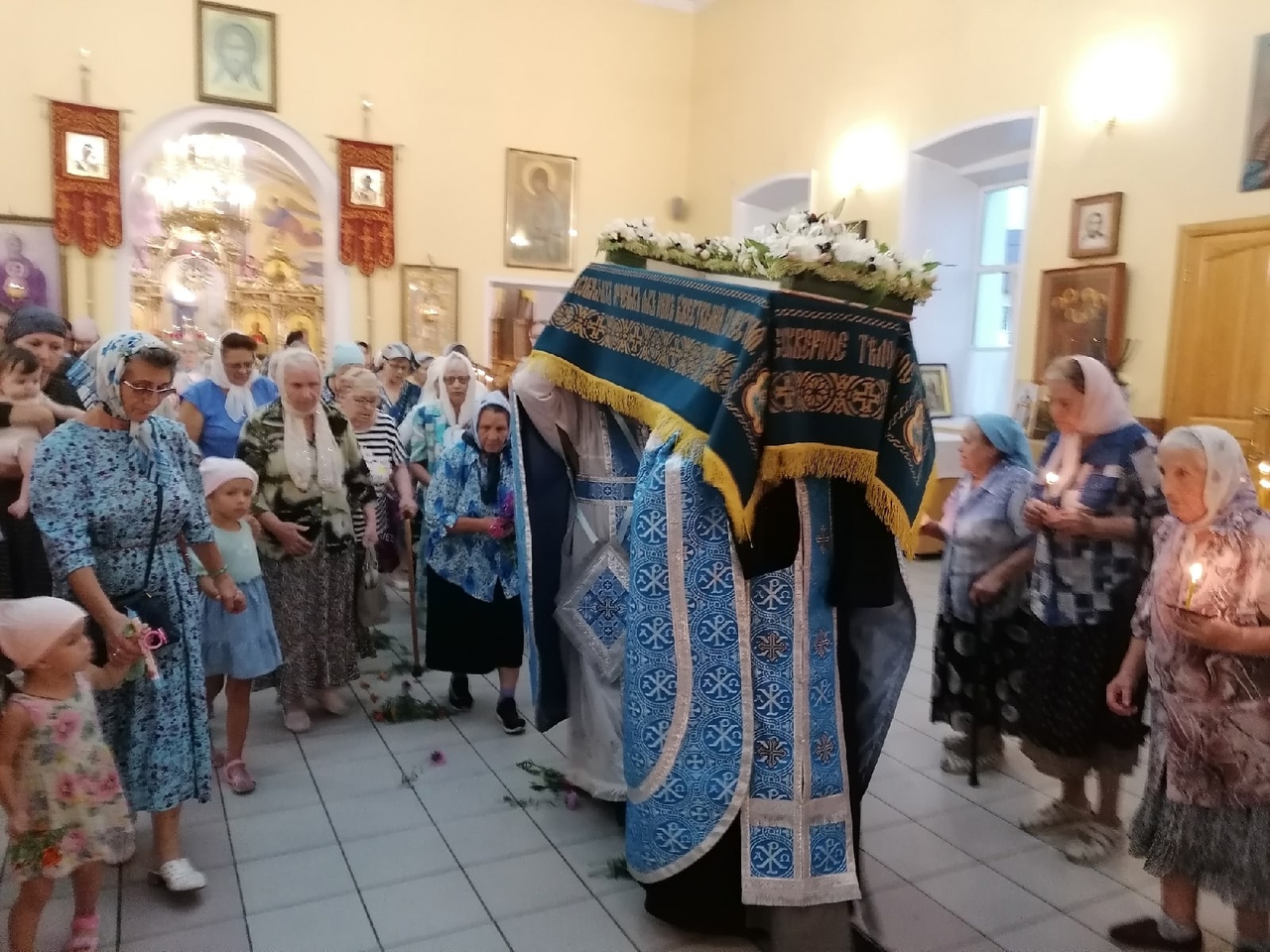 Всенощное бдение с чином Погребения Плащаницы Пресвятой Богородицы