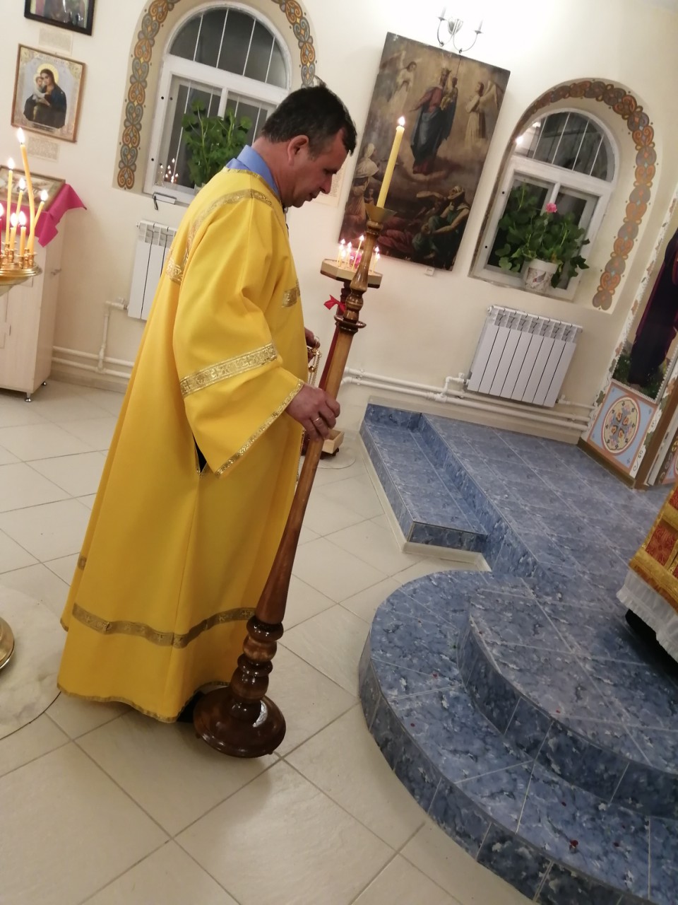 Иерей Сергий Беляков возглавил Пасхальную службу в Михайло-Архангельском молитвенном доме в с.Павло-Куракино 