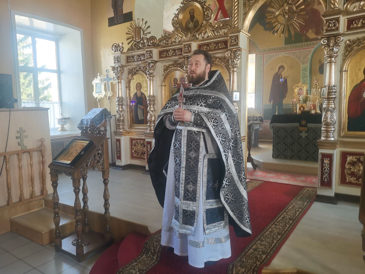 Протоиерей Антоний Шварёв совершил Божественную Литургию Преждеосвященных Даров