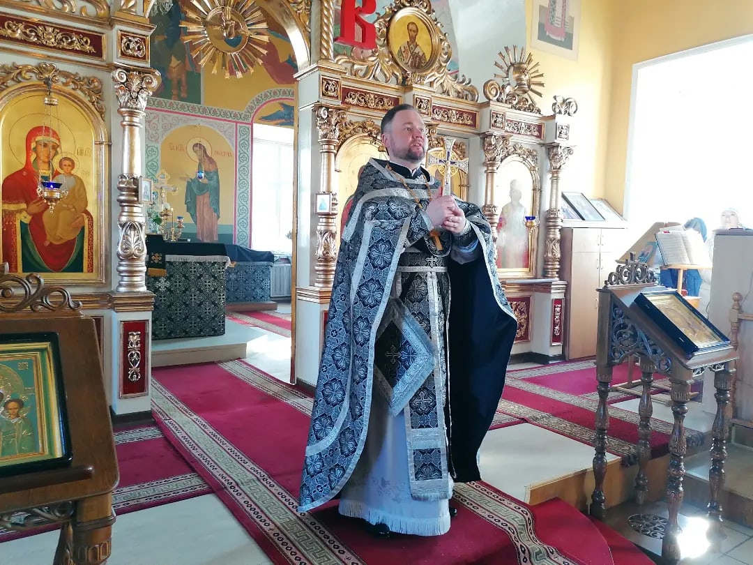 Протоиерей Александр Филиппов совершил Божественную Литургию Преждеосвященных Даров