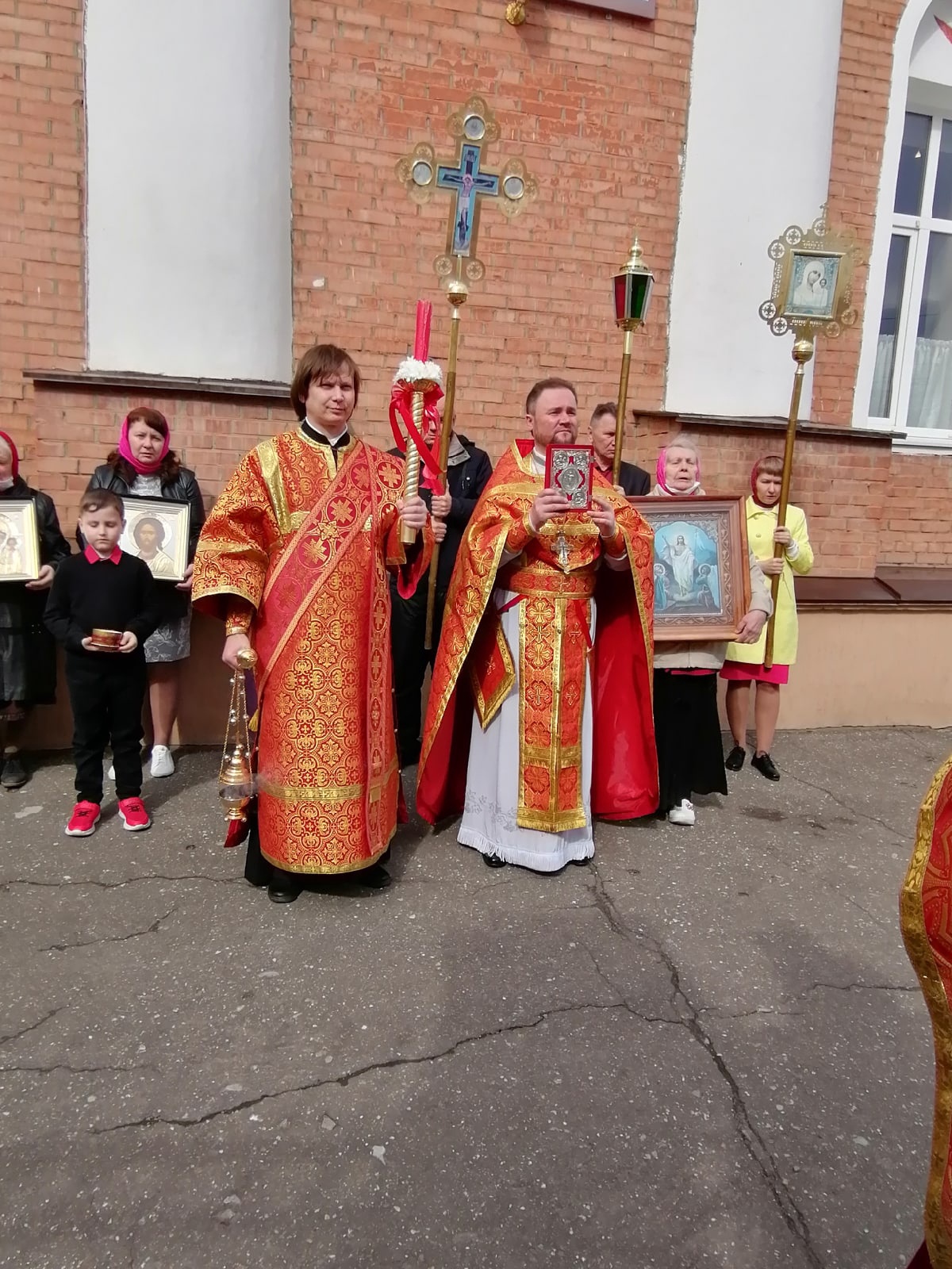 В понедельник Светлой седмицы протоиерей Александр Филиппов совершил Божественную литургию