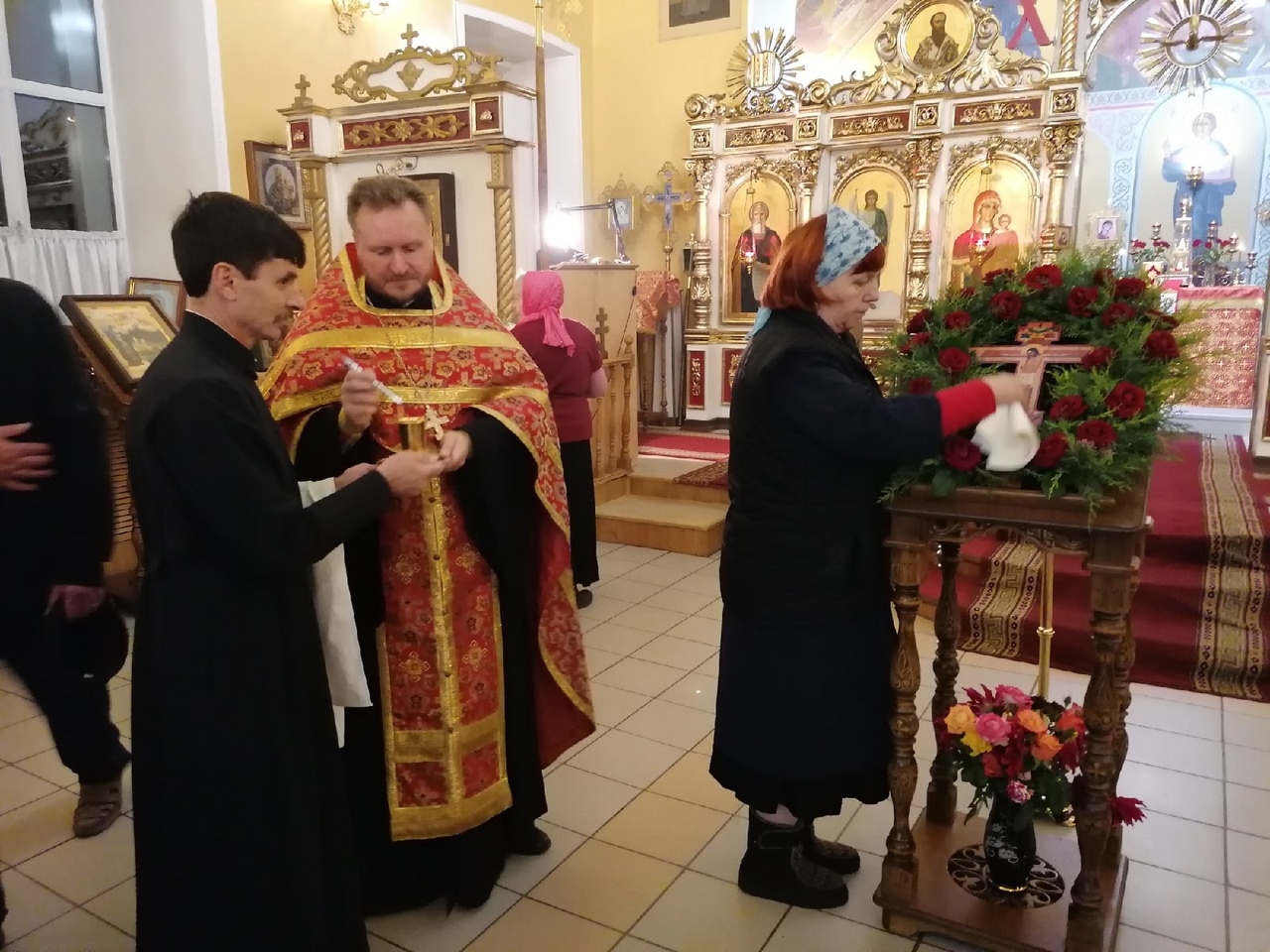 Всенощное бдение в канун празднования Воздвижения Животворящего Креста Господня