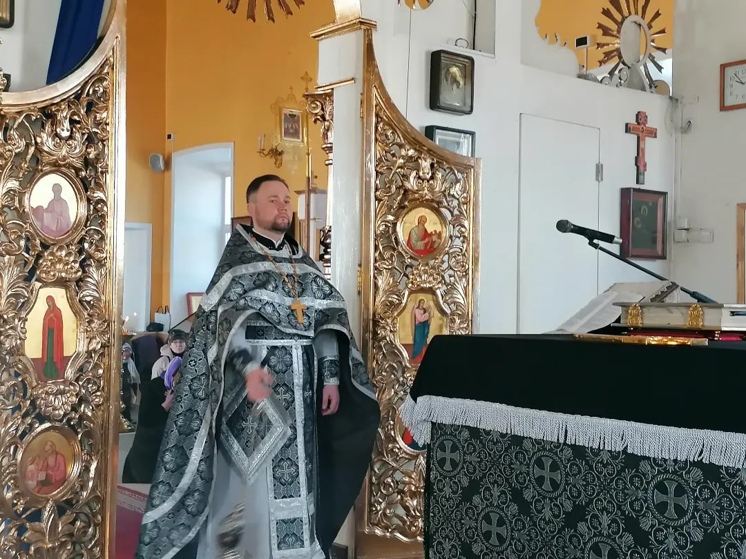 Протоиерей Александр Филиппов совершил Божественную Литургию Преждеосвященных Даров