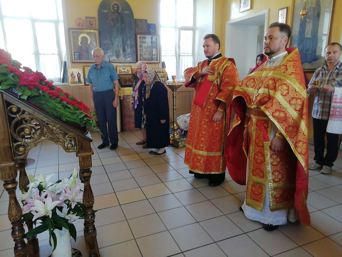 Всенощное бдение в канун празднования Происхождения (изнесения) Честных Древ Животворящего Креста Господня
