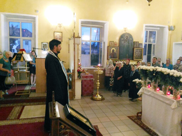 Всенощное бдение с Чином погребения Плащаницы Божией Матери