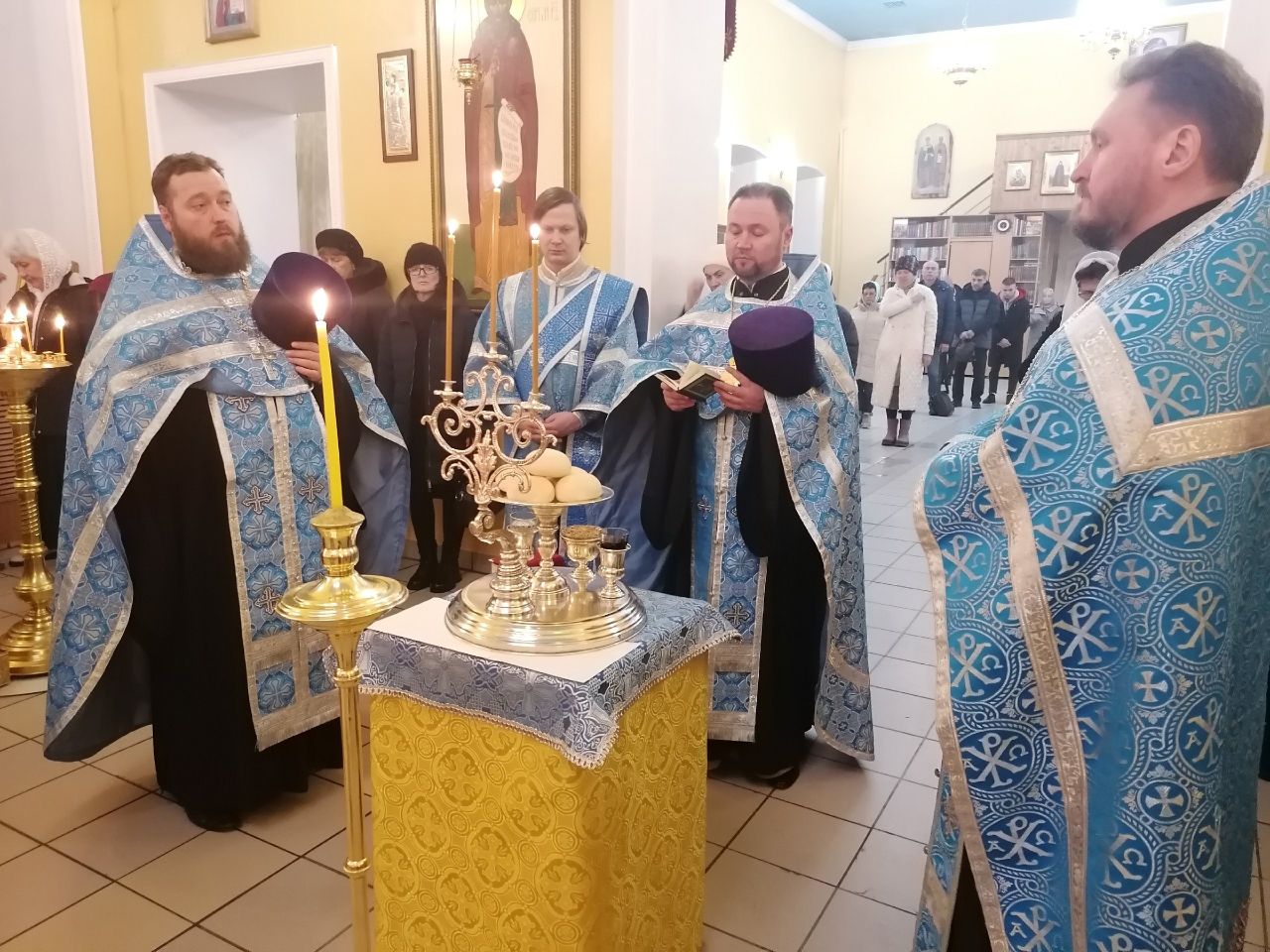 Всенощное бдение в канун праздника Сретение Господне