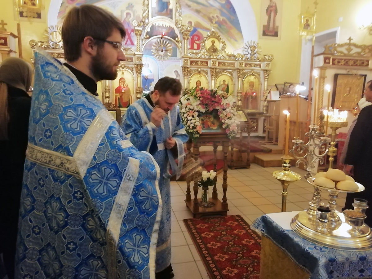 Всенощное бдение в канун празднования Введения во храм Пресвятой Богородицы