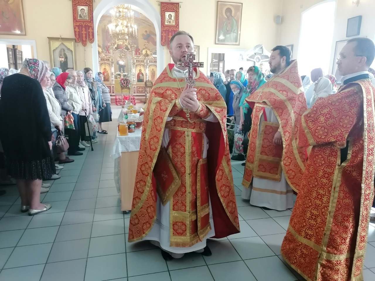 Празднование Происхождение Честных Древ Животворящего Креста Господня
