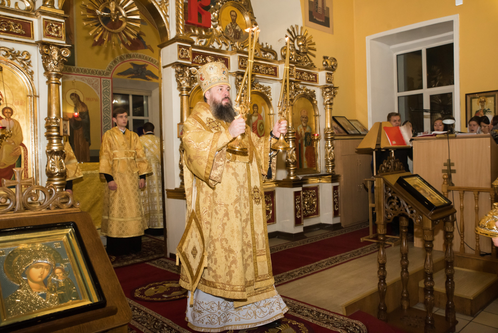 В канун престольного праздника митрополит Серафим совершил всенощное бдение в нашем храме