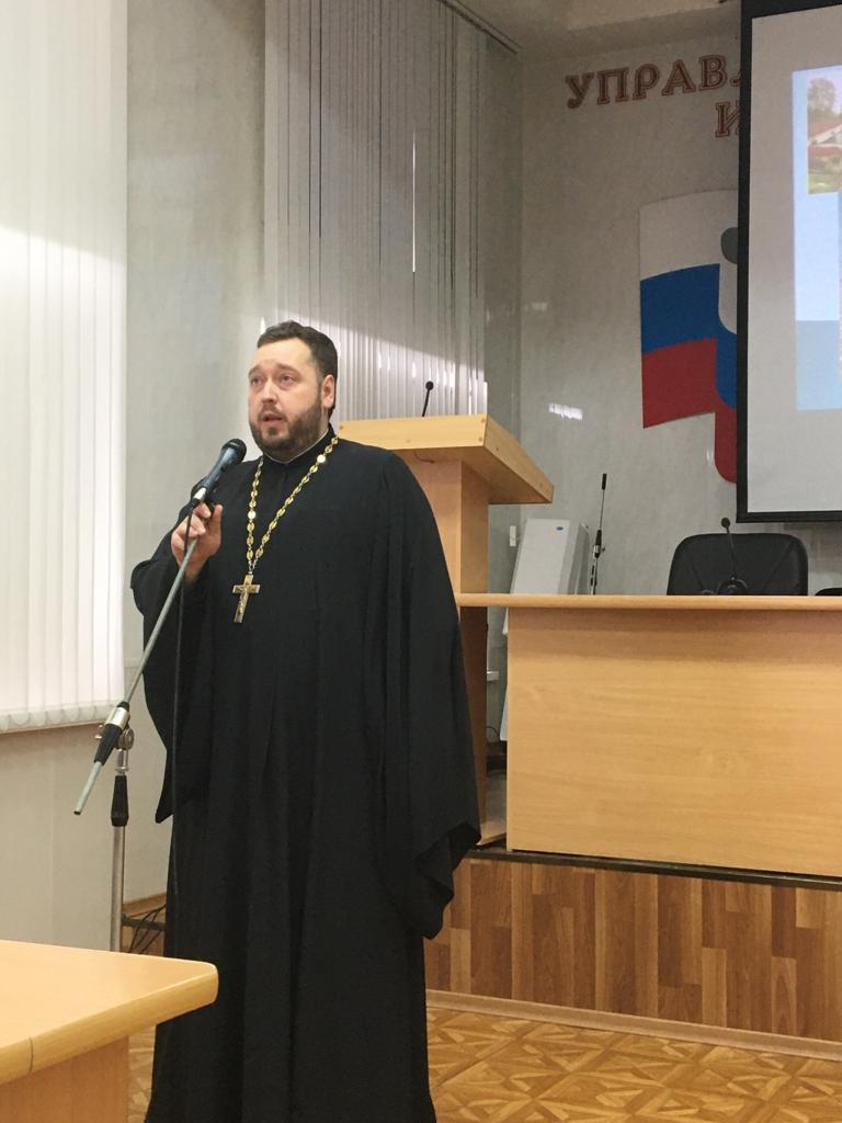Протоиерей Антоний Шварёв поздравил с Днем защитника Отечества сотрудников пенитенциарной системы 