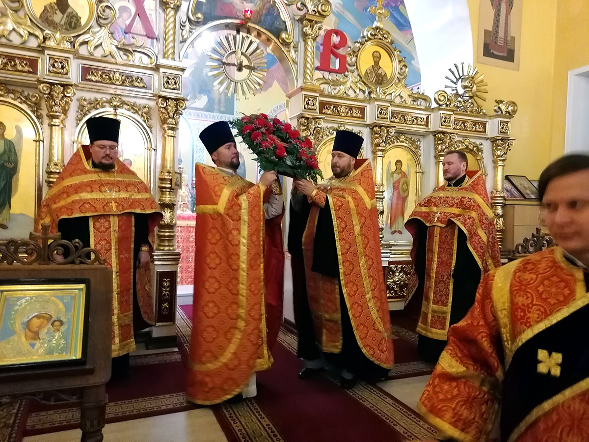 Всенощное бдение в канун празднования Воздвижения Животворящего Креста Господня