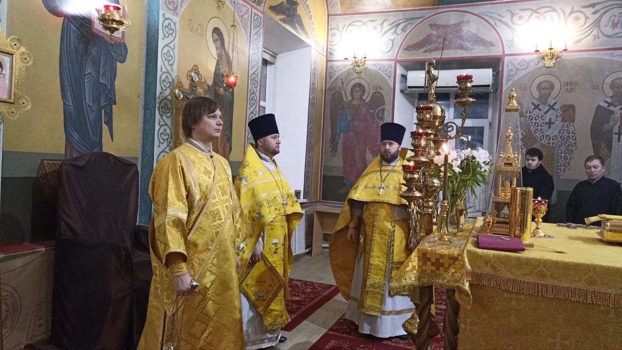 Богослужения в Неделю 32-ю по Пятидесятнице