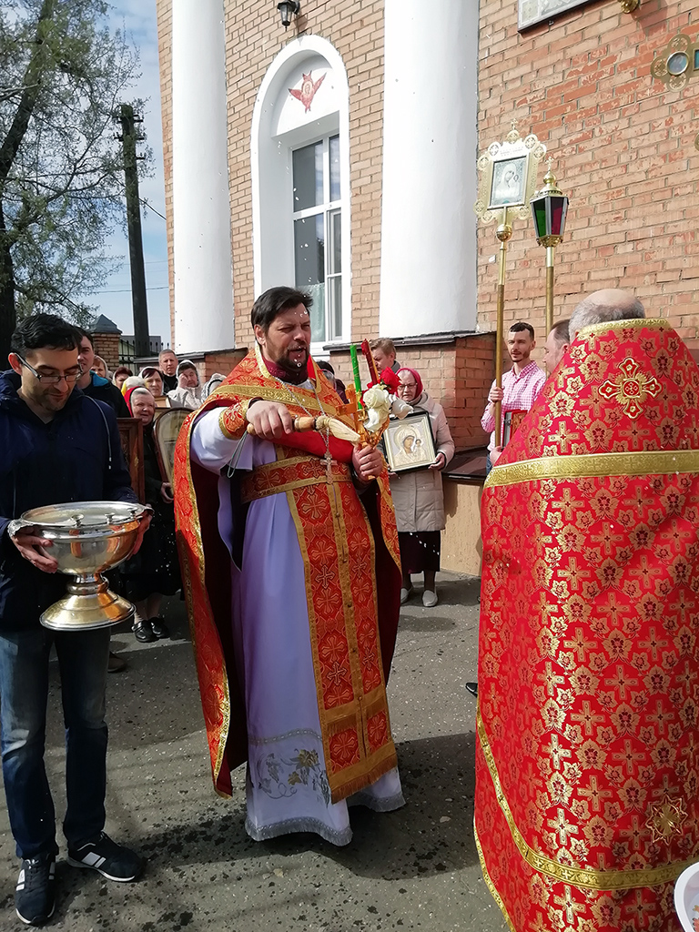 Во вторник Светлой седмицы протоиерей Александр Филиппов совершил Божественную литургию
