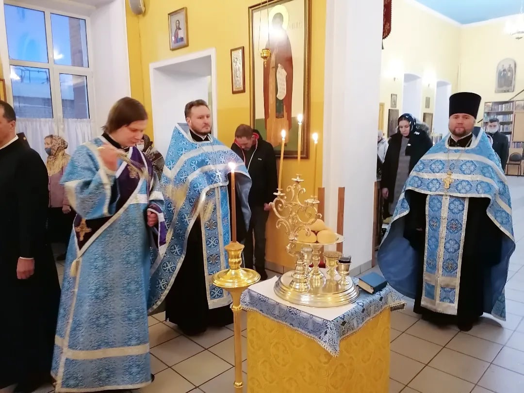 Всенощное бдение в канун праздника Сретение Господне