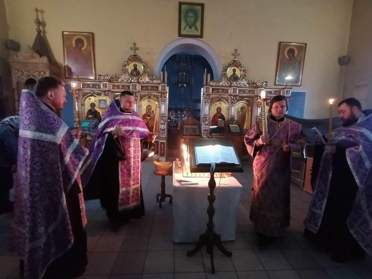 Вечернее богослужение в канун родительской субботы