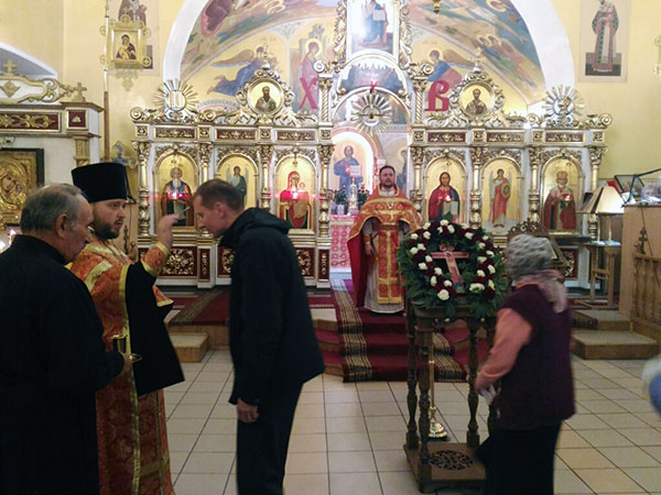 Всенощное бдение накануне Воздви́жения Честно́го и Животворящего Креста Господня