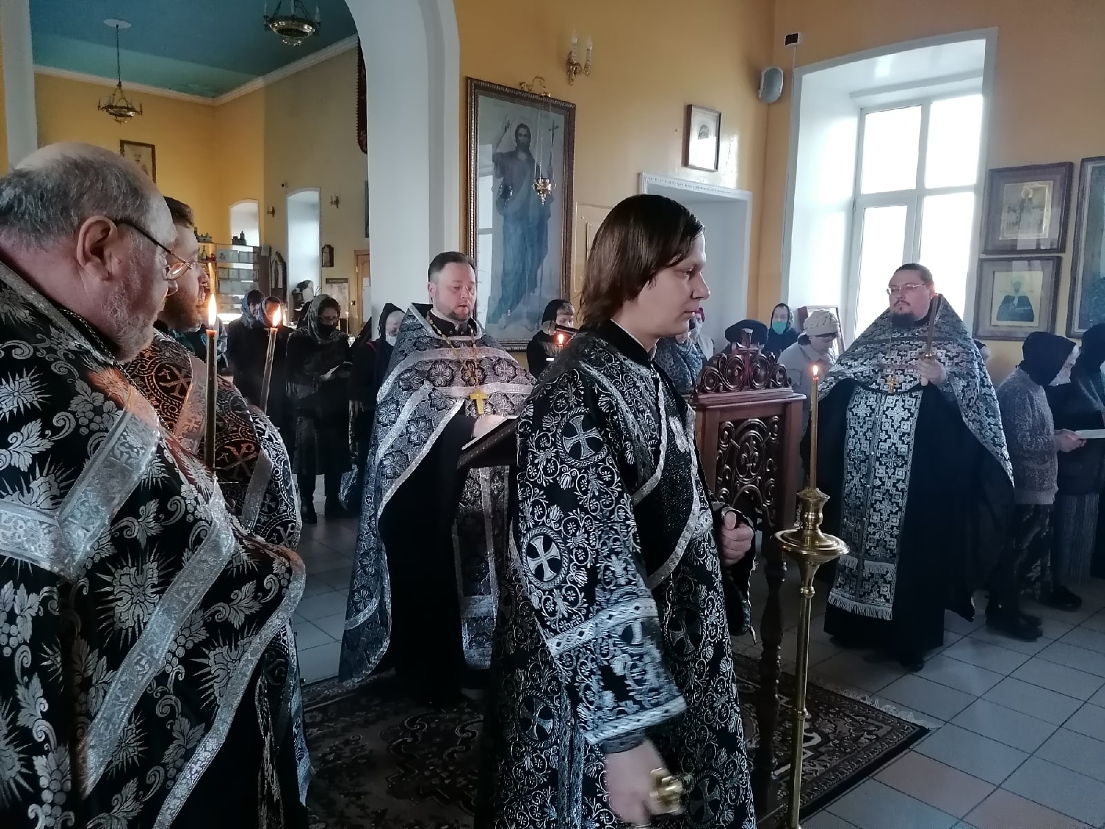  Протоиерей Александр Филиппов совершил вечерню с чином Пассии