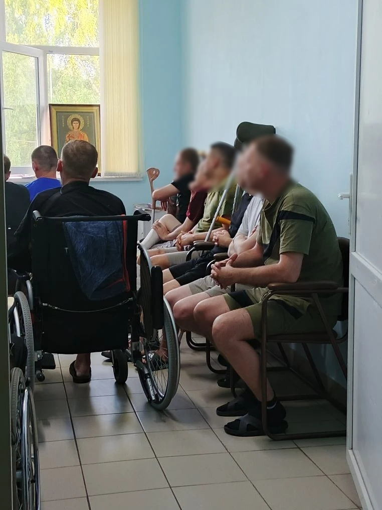 Священники посетили раненых