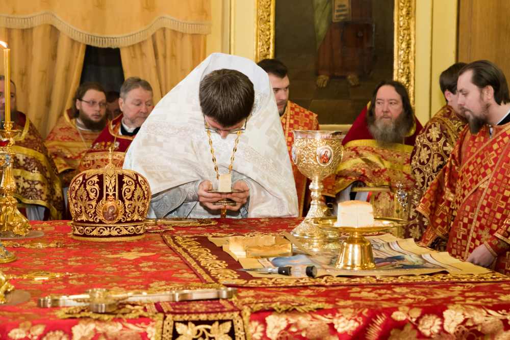 В праздник Собора новомучеников и исповедников Церкви Русской митрополит Серафим принял поздравления с днем Ангела
