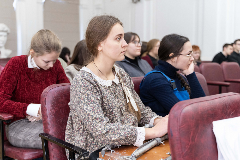 Протоиерей Александр Филиппов руководил секцией по искусству в рамках X Региональных Рождественских чтений