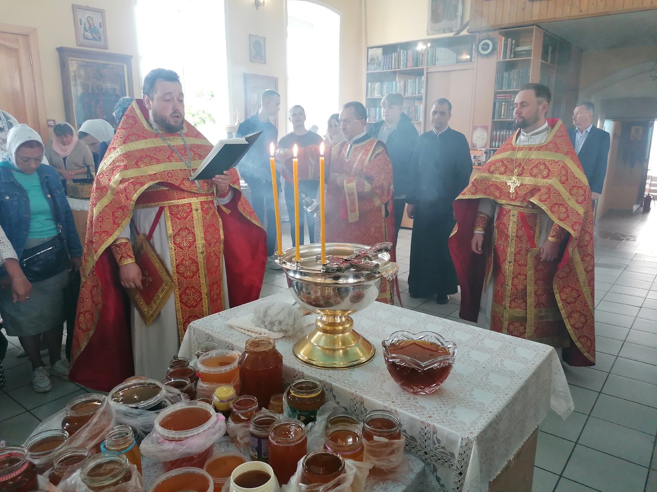 Празднование Происхождение Честных Древ Животворящего Креста Господня