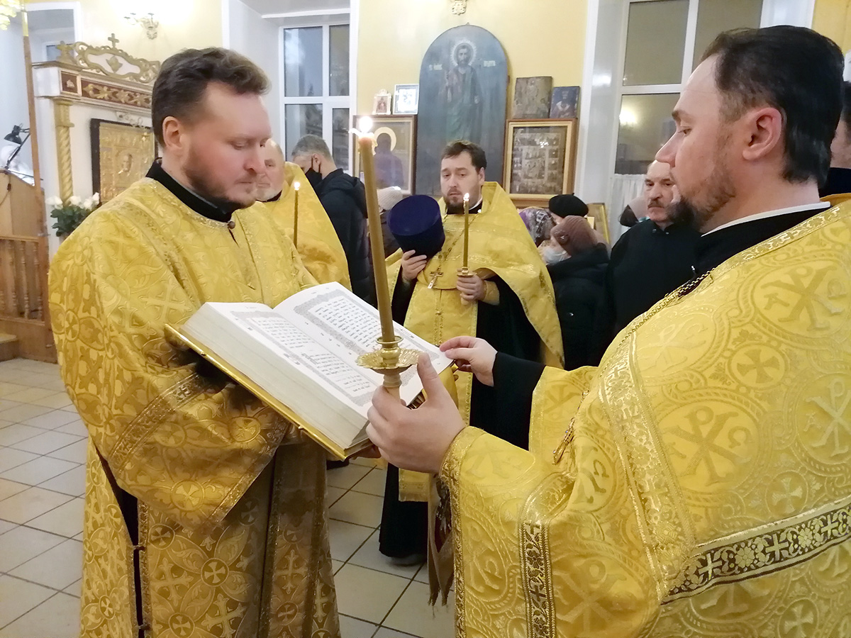 Всенощное бдение в канун престольного праздника святителя Николая Чудотворца
