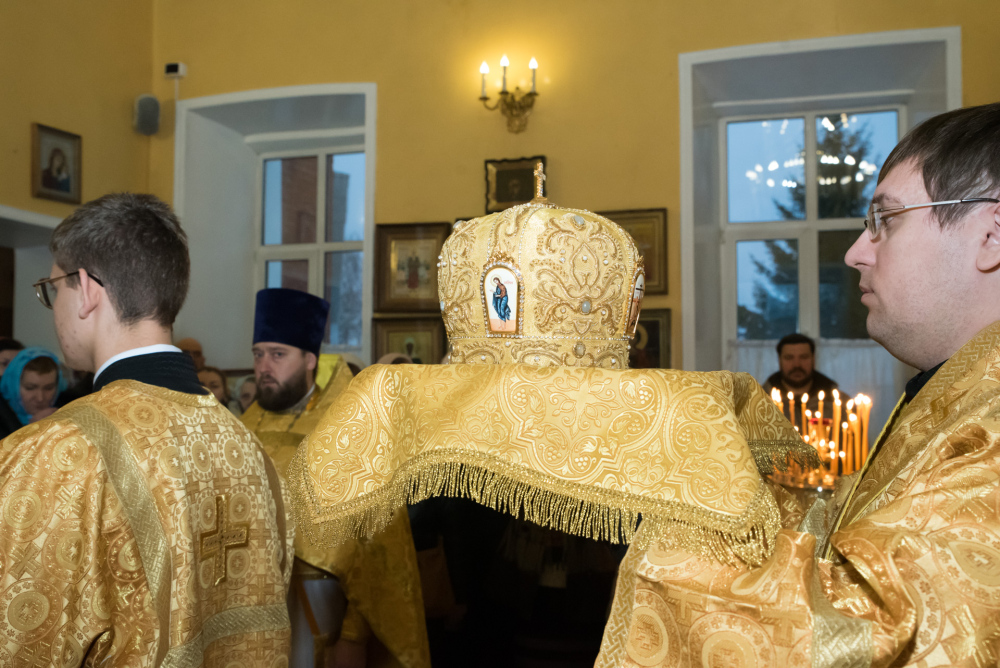 В престольный праздник митрополит Серафим совершил литургию в нашем храме  
