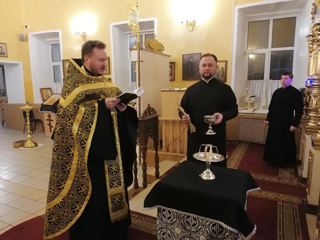 Иерей Сергий Карасёв освятил евхарестические сосуды