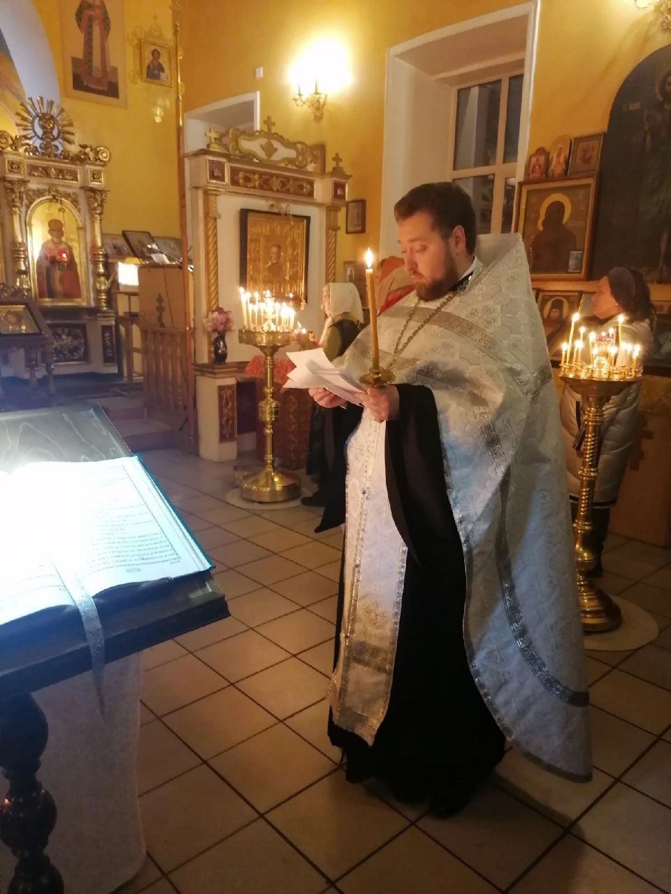 Вечернее богослужение в канун Димитриевской родительской субботы 