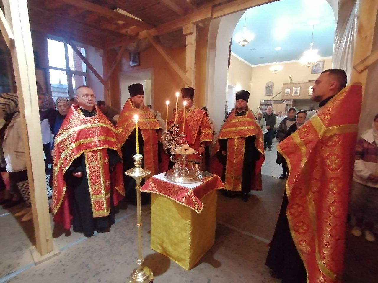Всенощное бдение в канун празднования Воздвижения Животворящего Креста Господня