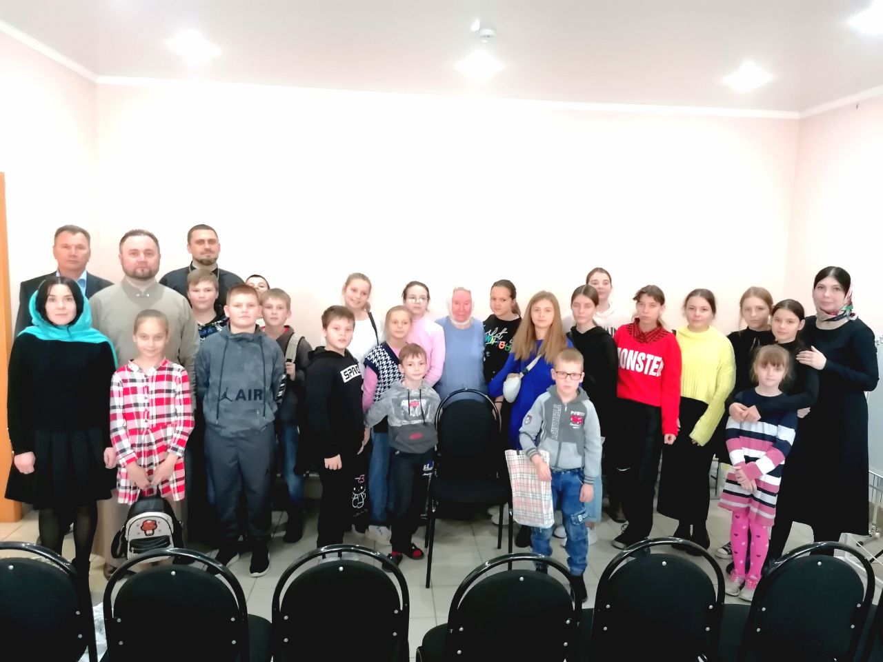 В воскресной школе состоялась встреча со старейшей сотрудницей епархиального управления