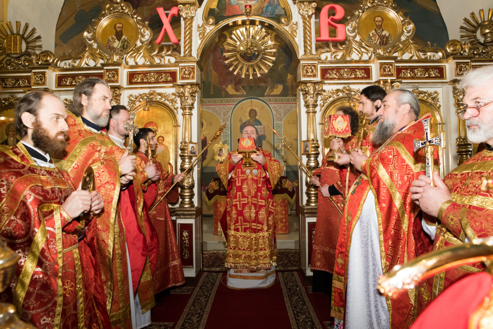 Во вторник Светлой седмицы митрополит Серафим совершил Божественную литургию в нашем храме