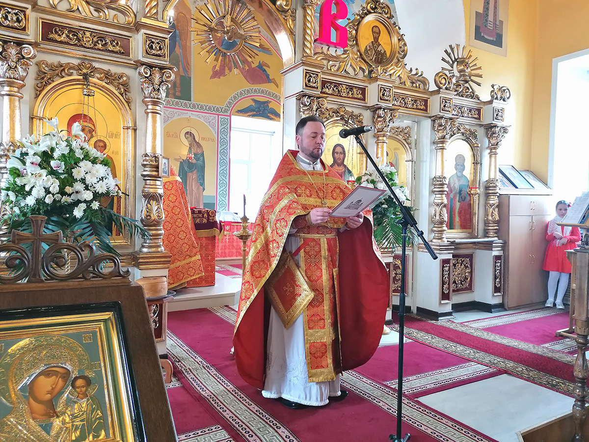 В среду Светлой седмицы протоиерей Александр Филиппов совершил Божественную литургию